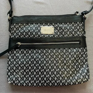 Nine West messengers bag